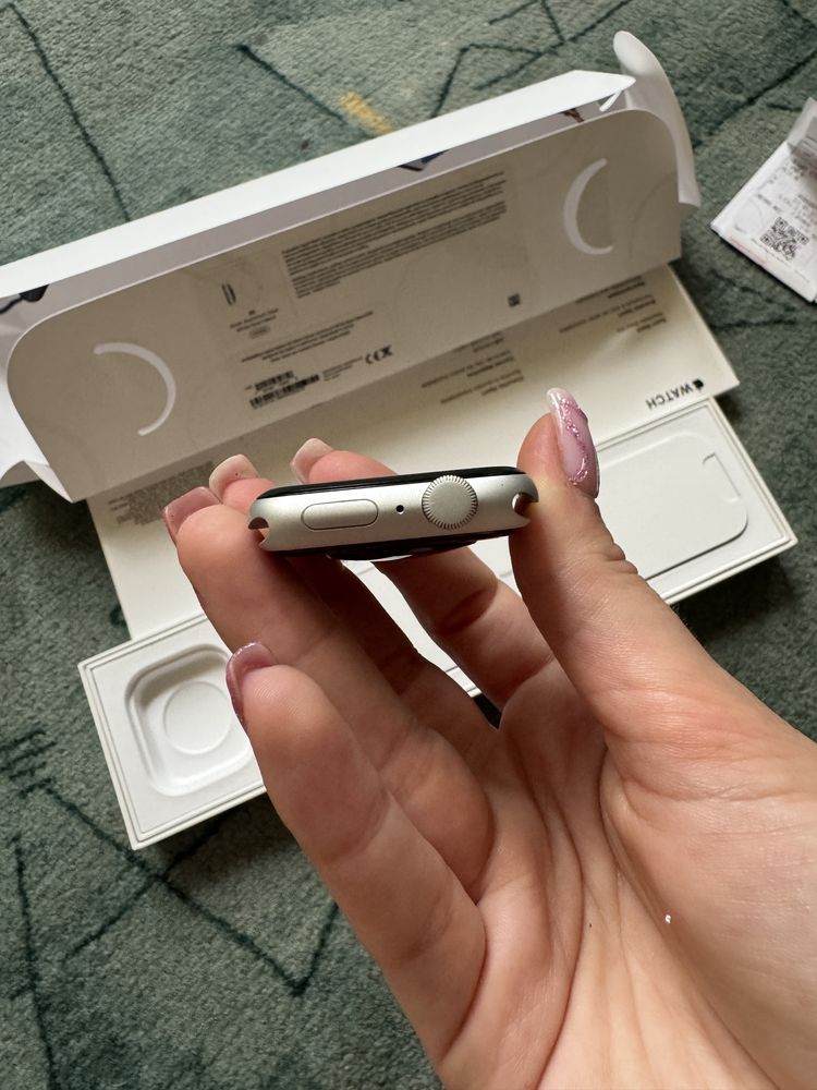Apple Watch SE 44mm Silver Aluminum