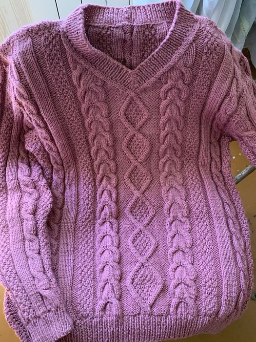 Продам пуловер из чистой шерсти.