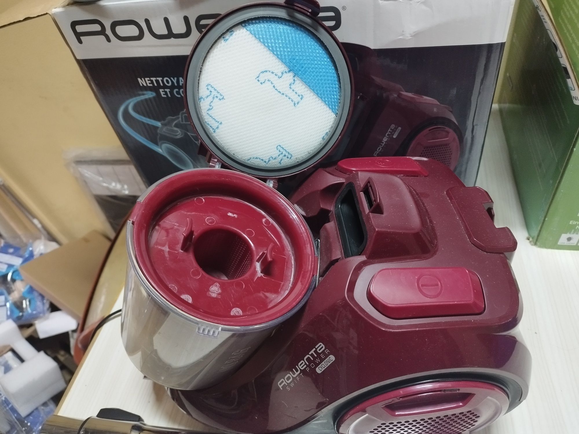 Прахосмукачка без торба ROWENTA Swift Power Cyclonic RO2910EA, 750W, 3