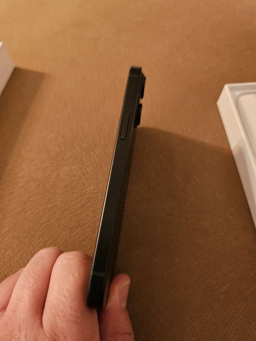 iPhone 15 black 256 GB