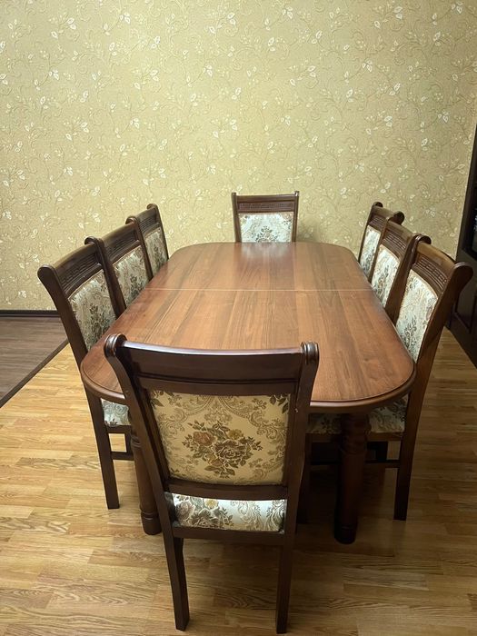 Продаются стол со стульями