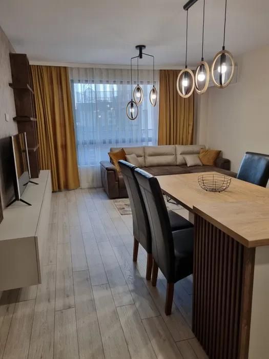 Дава се под наем Тристаен апартамент в Пловдив, Кършияка - 90 кв.м за 700 € - Снимка #1