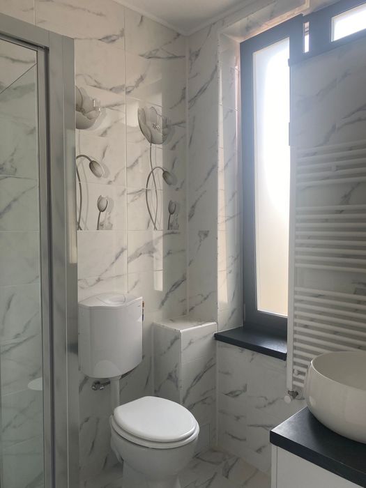 Inchiriez in regim hotelier vila