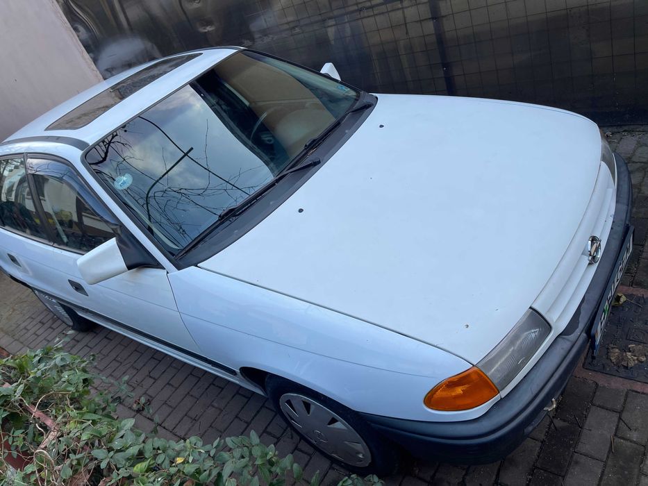 De vânzare Opel Astra F sedan 1,4 60 CP MT