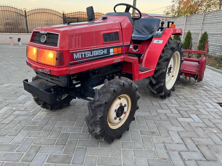 tractor japonez Mitsubishi 18 cai 4x4 cu freza nu Yanmar Iseki