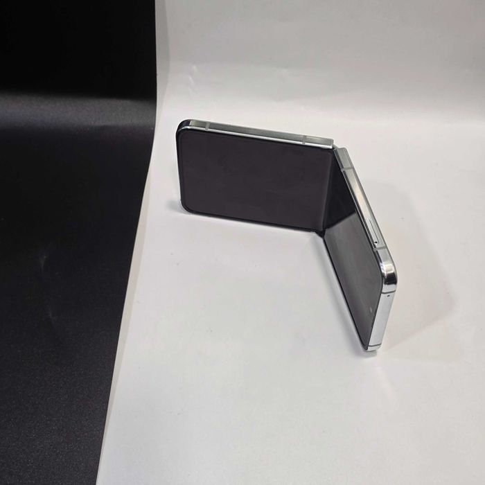 HOPE AMANET P8 Samsung Z Flip 5 512 Gb 8 Gb Ram