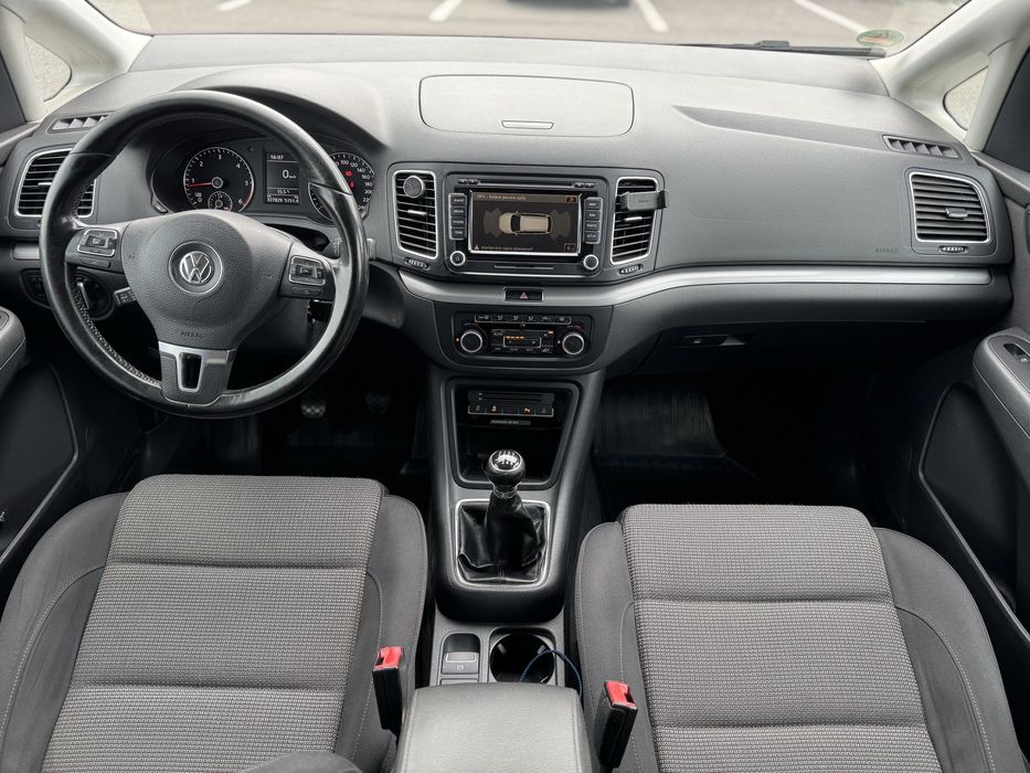 Vând Volkswagen Sharan 2011, 140 CP, 2.0
