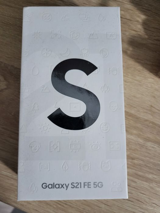 Vand telefon Samnsung S21FE stare foarte buna atat estetic cat si func