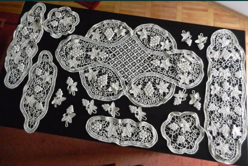 Set Macrame lucrat manual
Pretul este pentru setul complet , nu se va