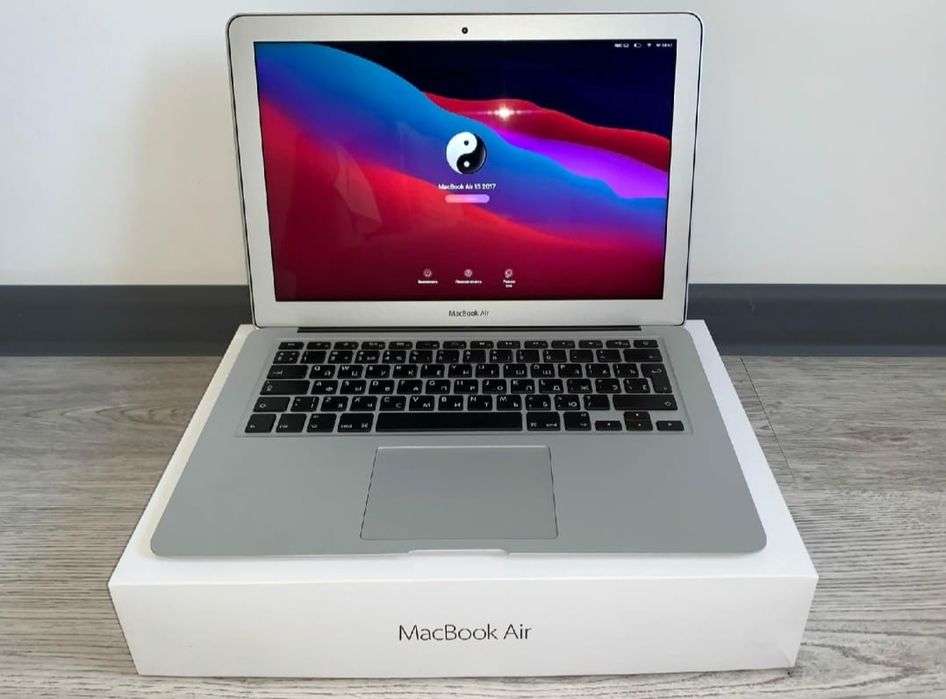 Ухоженный Macbook Air 2017