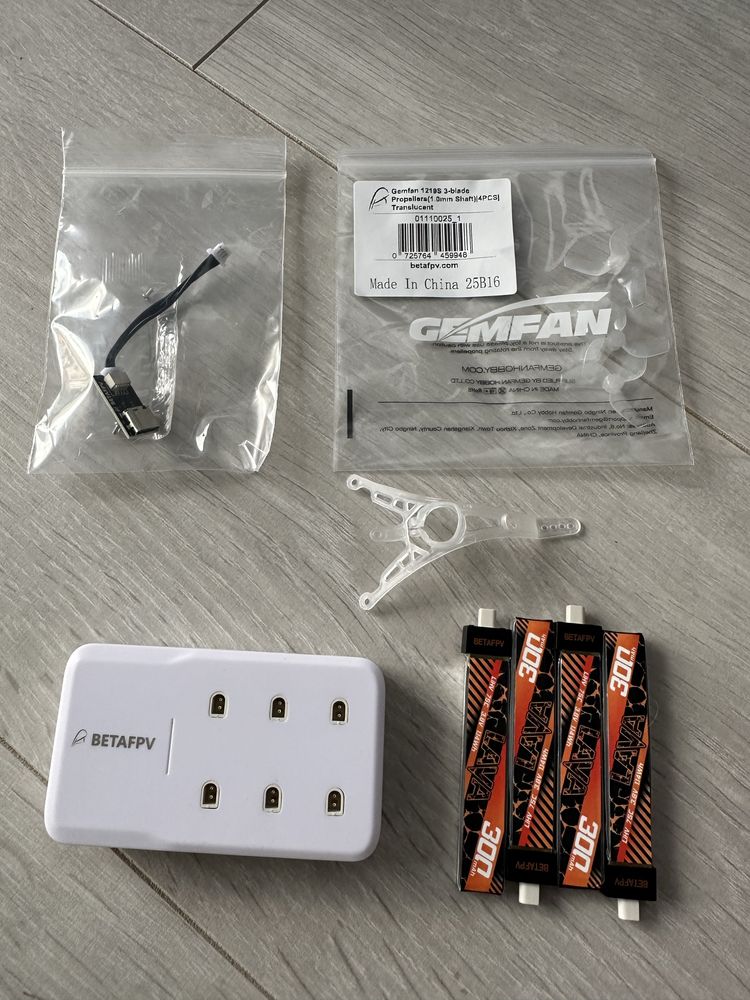 Drona analog Air65 cu baterii si incarcator