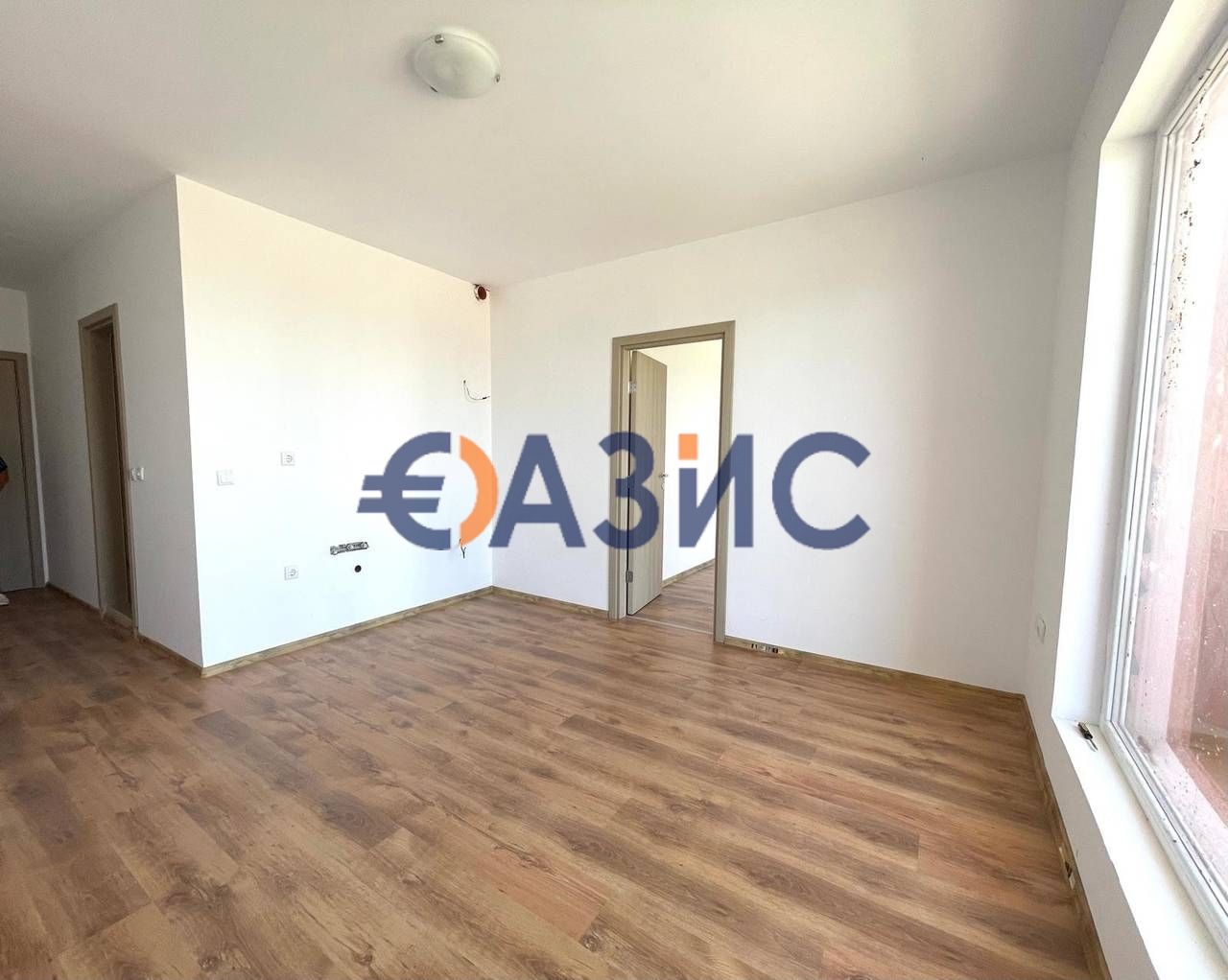 Продава се Двустаен апартамент в к.к. Слънчев бряг - 50 кв.м за 770 €/кв.м - Снимка #2