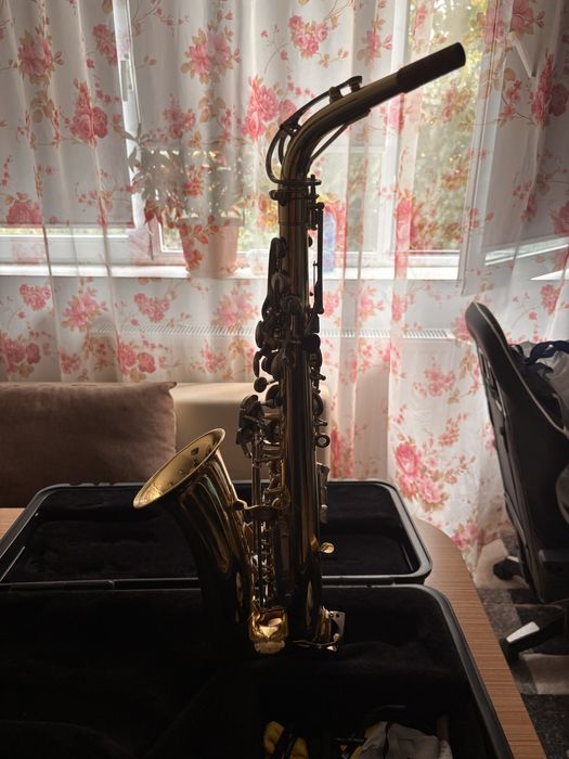 Saxofon Bundy II + toc original – stare bună