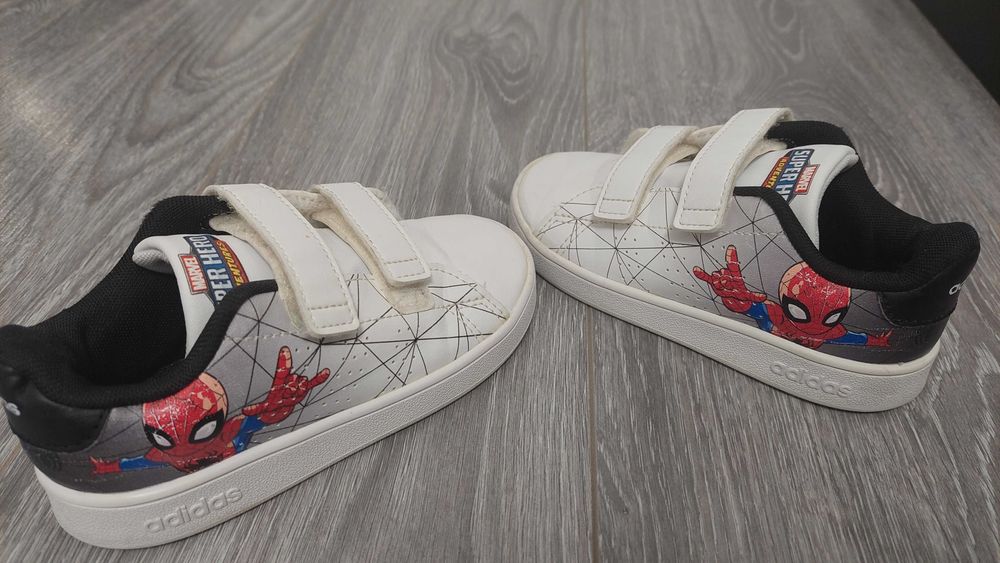 Adidas Marvel SuperHero Spiderman Marimea 26 1/2 copii