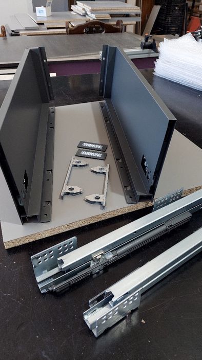 Glisieră tandembox, laterale metalice,extracție totală. 35 kg