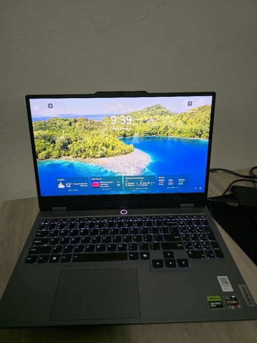 Vând laptop Lenovo LOQ 15.6” cu specificații excelente pentru gaming
