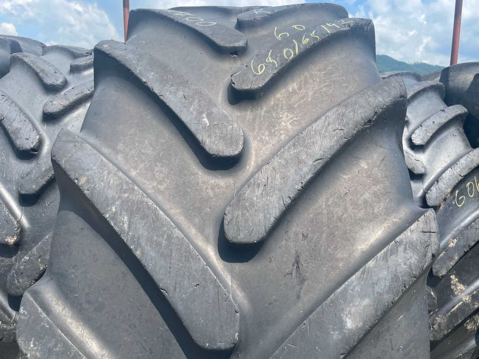 650/65r42 Cauciucuri secodn hand Massey Ferguson Tractor 5711 Global
