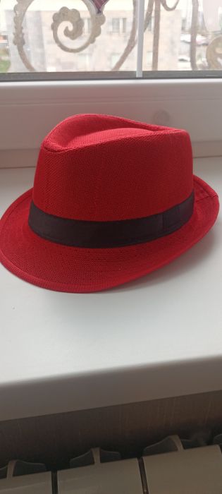 Красная шляпа детская