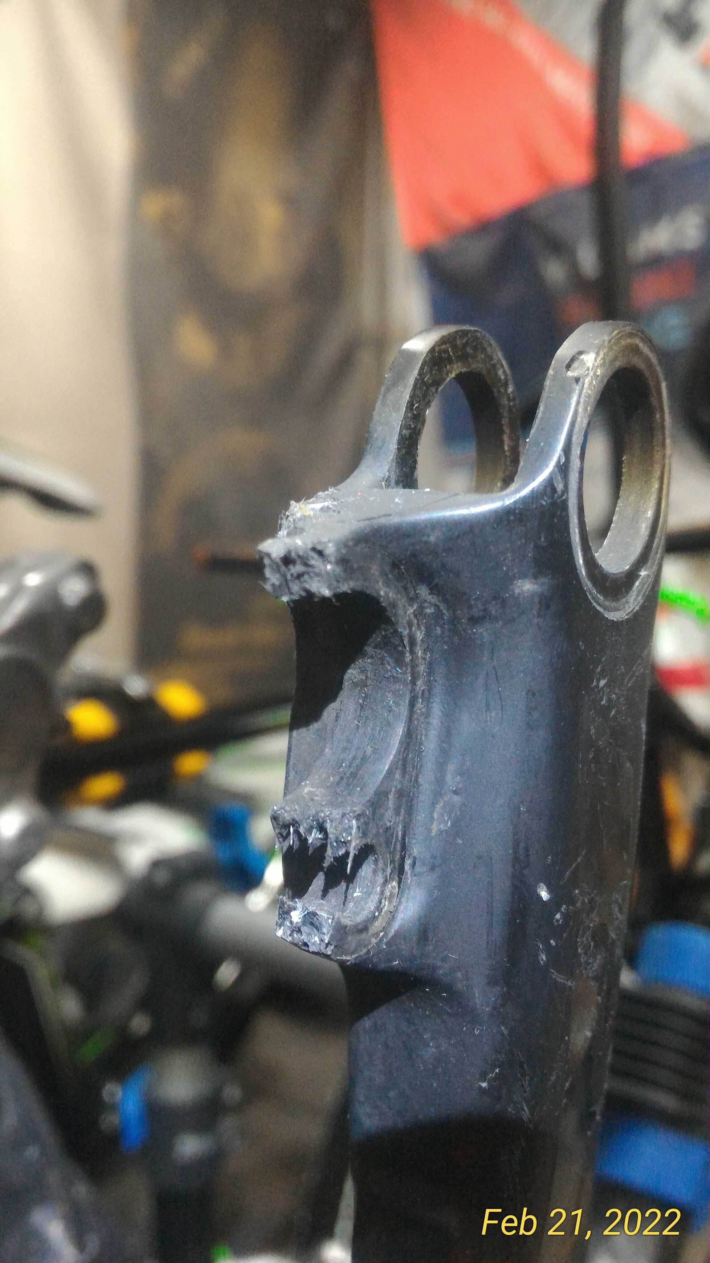 Reparatii cadre biciclete carbon; restaurari/vopsitorie