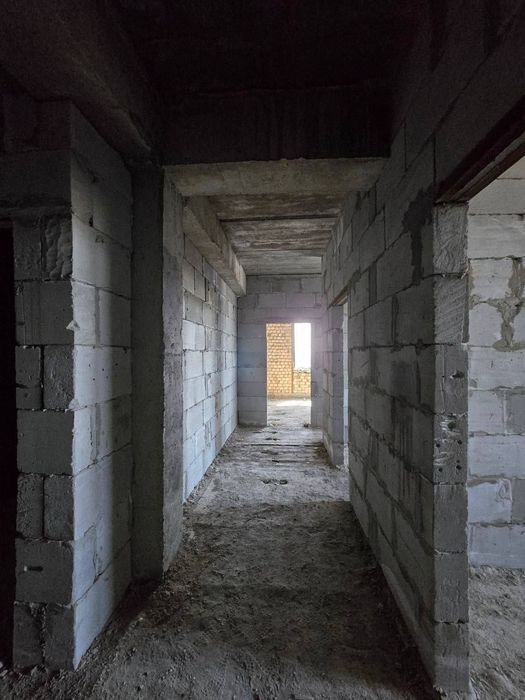 Продаётся квартира коробка 94кв,ориентир ул Мирзо Улугбек