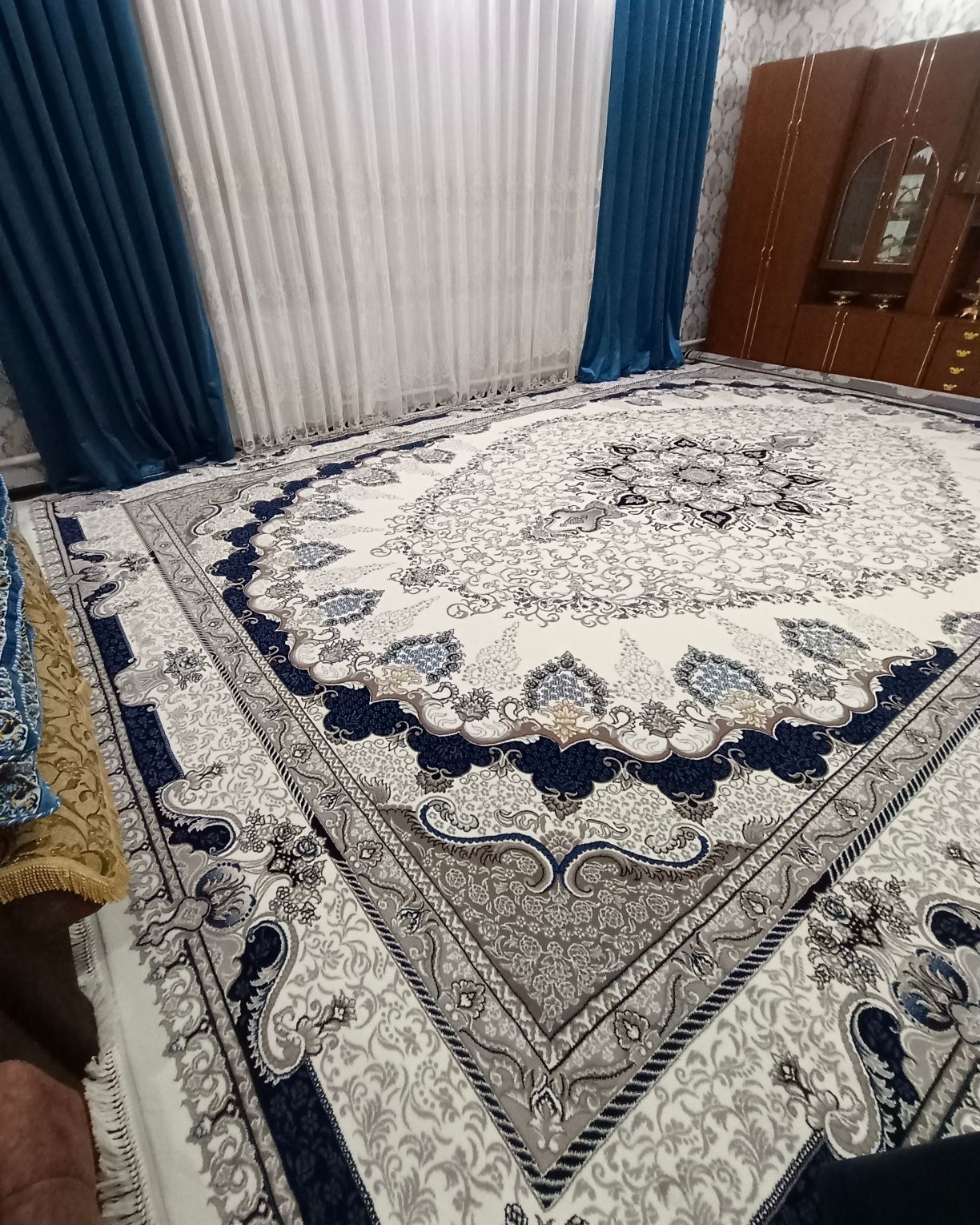Насияга Янги 4 х 7 размерда гиламлар