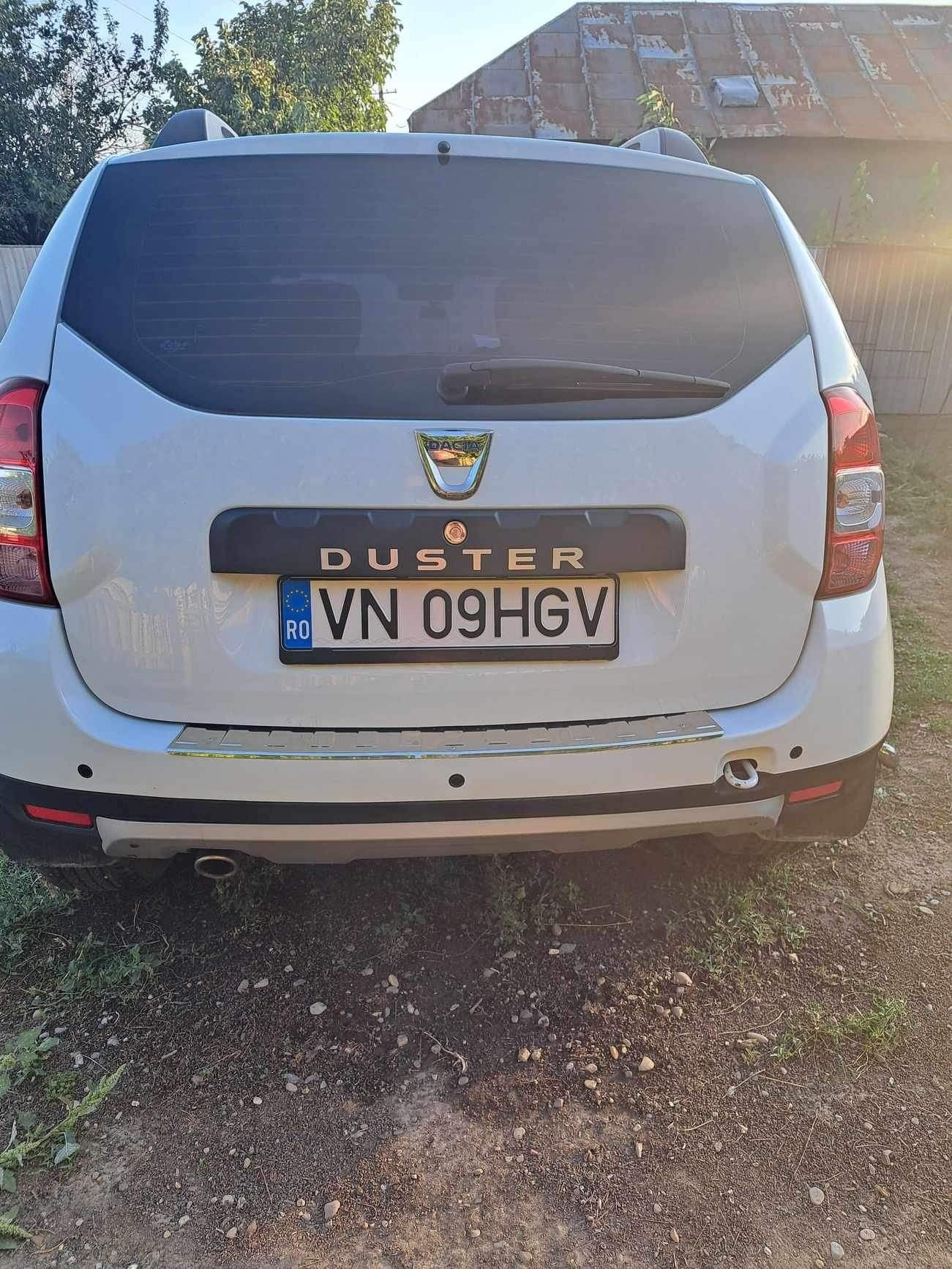 Vând Dacia Duster