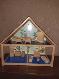 Дървена къщичка с мебели