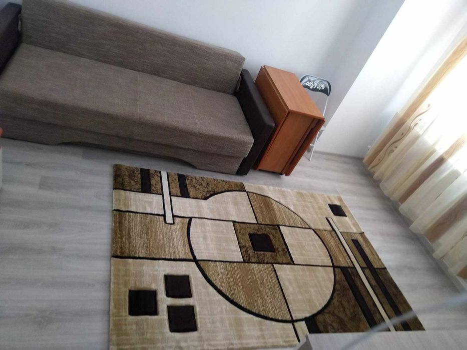 Închiriez garsonieră