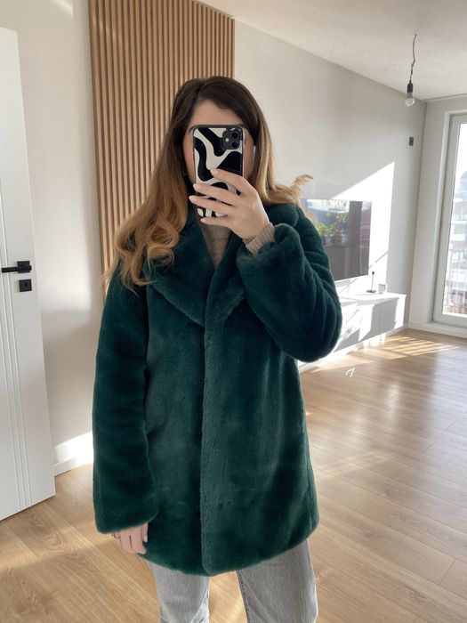 Palton blana artificiala - XS