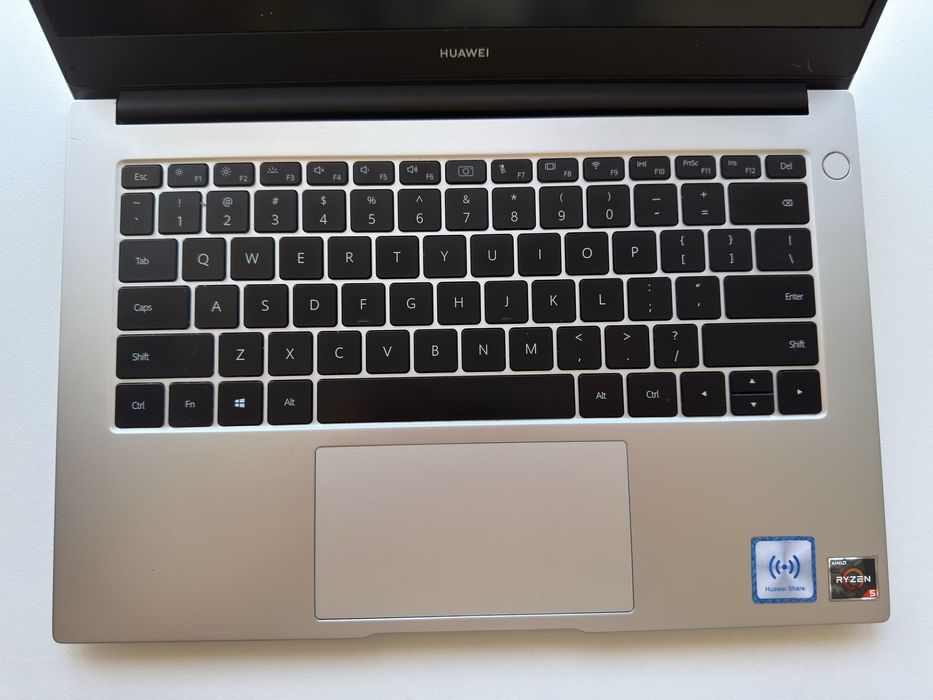 Laptop Huawei Matebook D14 AMD Ryzen 5 8GB RAM 512 SSD Windows Office