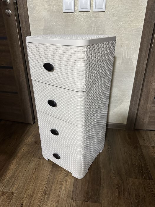 Пластиковый комод