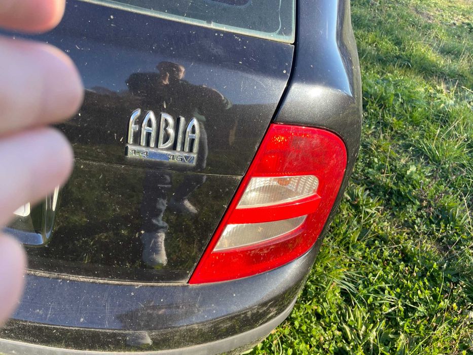 Dezmembrez Skoda Fabia 2003