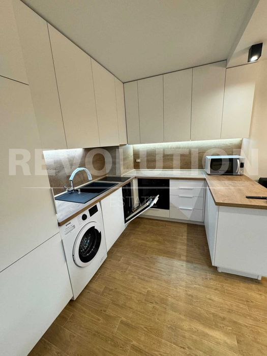 Дава се под наем Тристаен апартамент в Пловдив, Кършияка - 90 кв.м за 750 € - Снимка #2