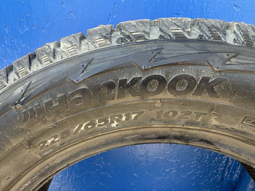 Коплект зимней резины/шины Hankook iPike 225 65 R17, шипы в отл. сост.