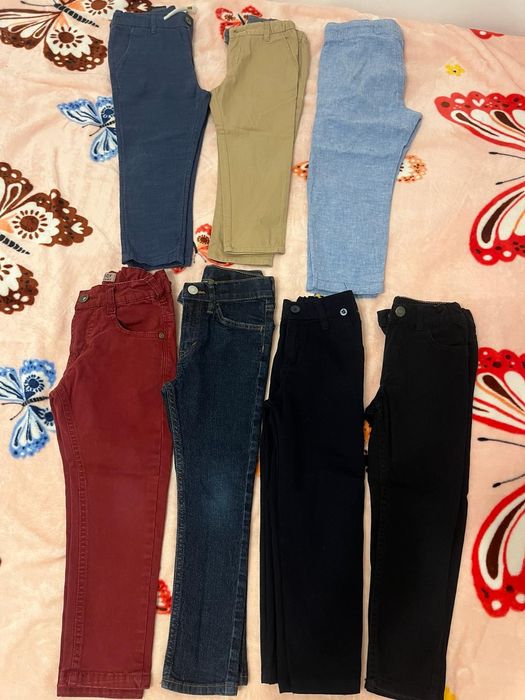 Vând hainute și incaltari în stare impecabila