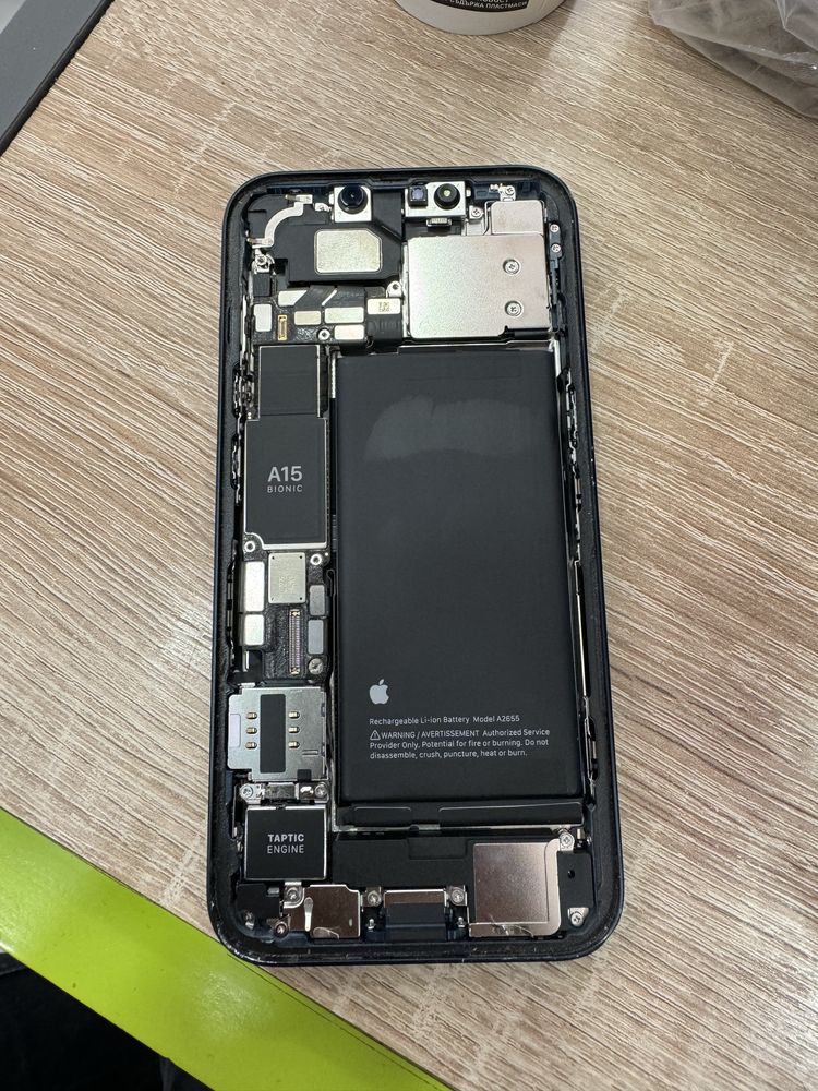 Iphone 13 на части