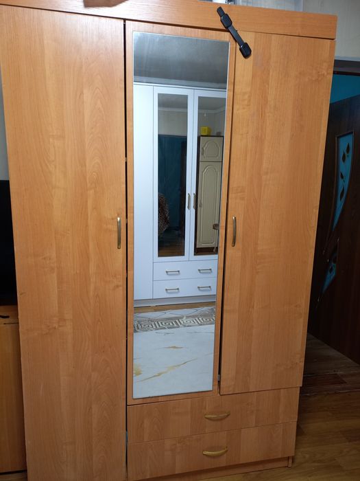 Продам шкаф недорого