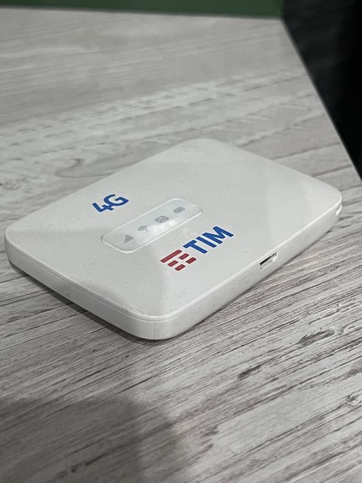 Wi-fi hotspot router portabil 4G cu cartelă SIM