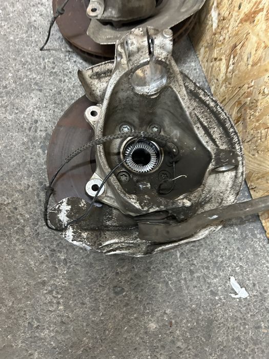 Fuzeta / rulment bmw X3 G01 X4 G02 stanga/dreapta