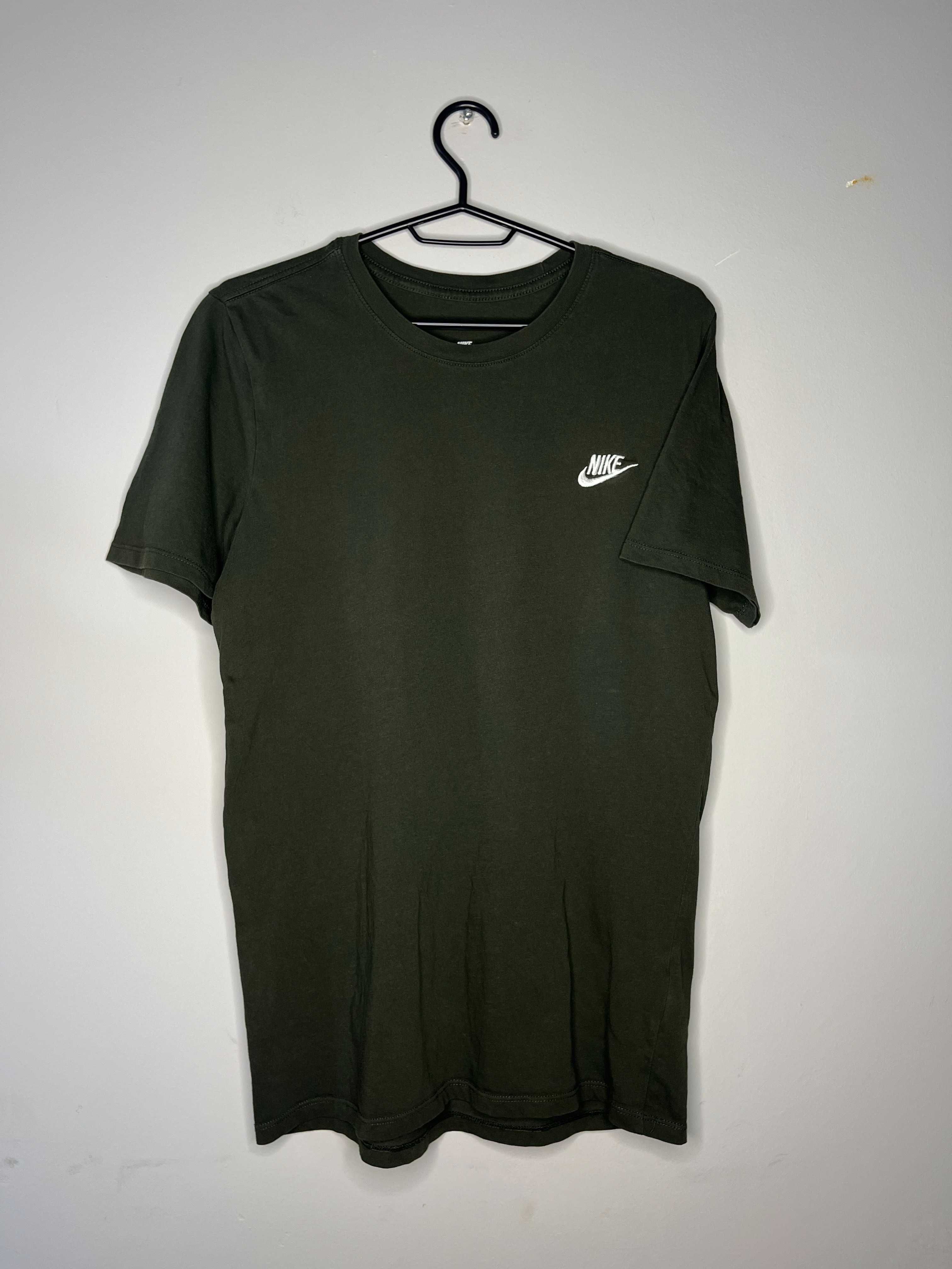 Nike Sportswear Chest Logo Tee Мъжка Тениска