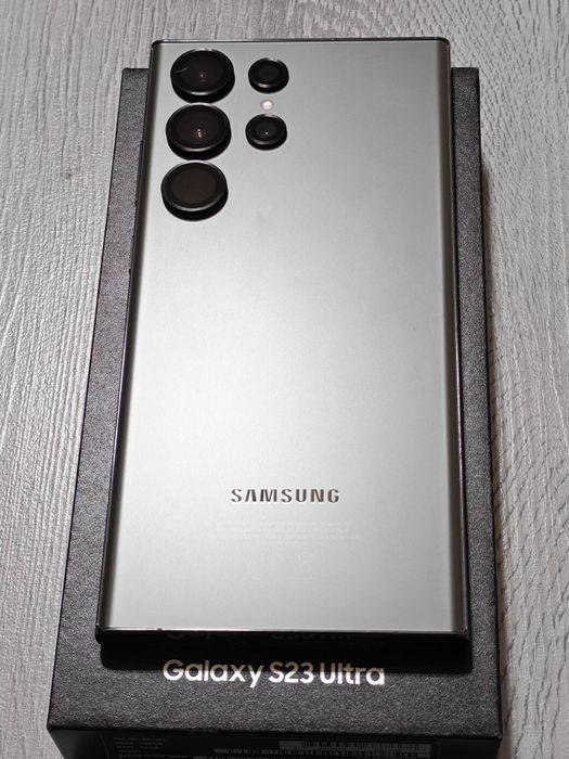 Samsung S23 Ultra 256 gb Ram 12 5G полный комплект