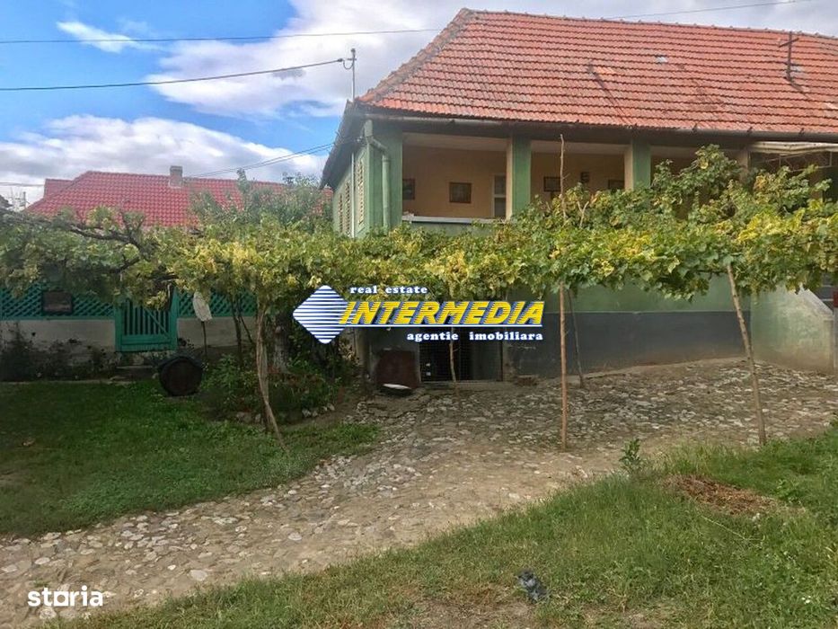 Casa in Cricau cu 3 camere de vanzare teren de 1300 mp