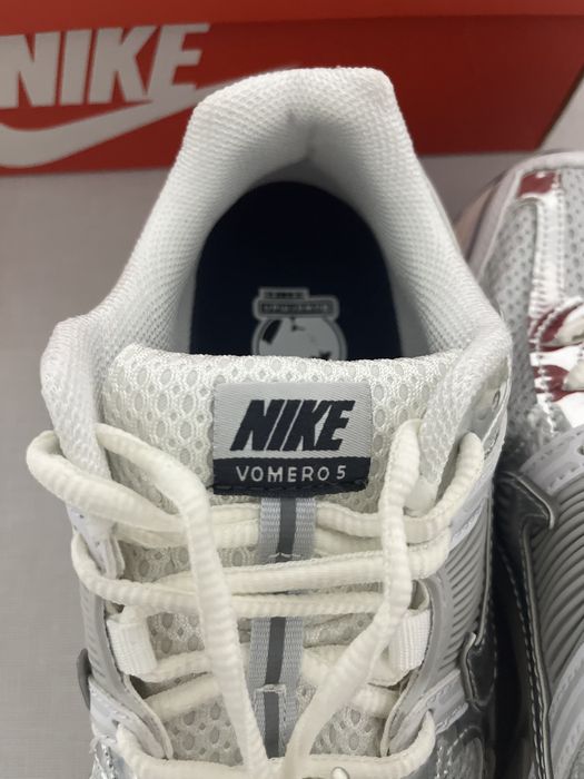 Nike vomero 5 silver