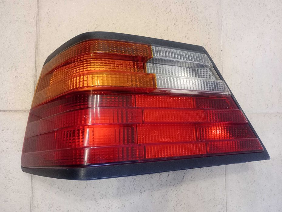 Ляв стоп Mercedes W124 седан/купе 1984-1996г. Hella
