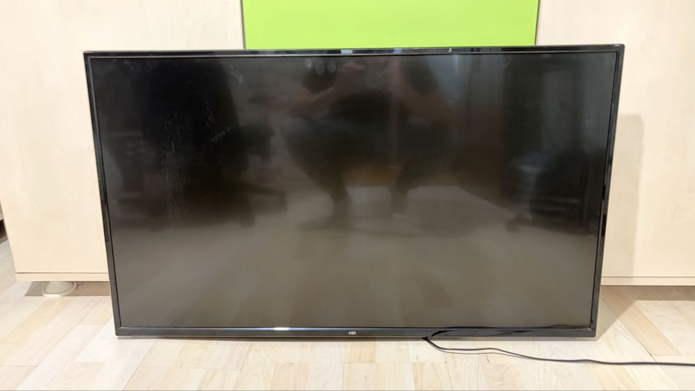 Vand televizor Nei pt piese