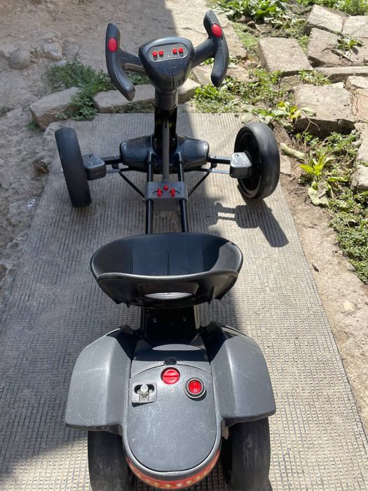 Продам детскую машинку