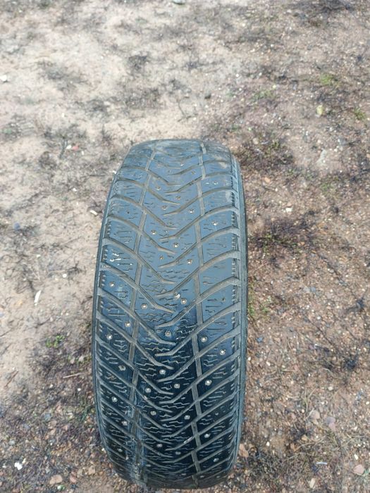 Продам зимние шины Yokagama 205/60