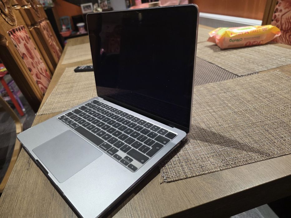 Macbook Air, Apple M3, 16/256 GB