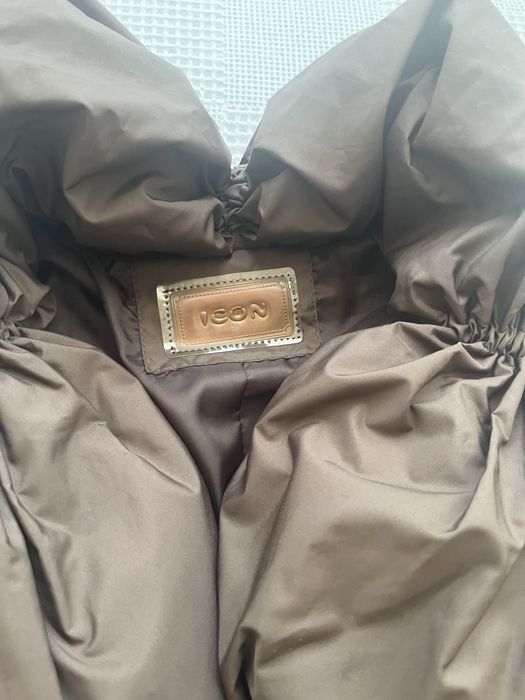 Кафяво яке.Чисто ново.Icon е марката на якето
