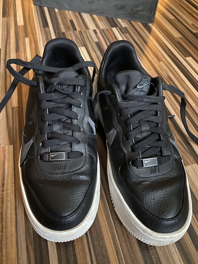 Nike Air Force 1  37.5